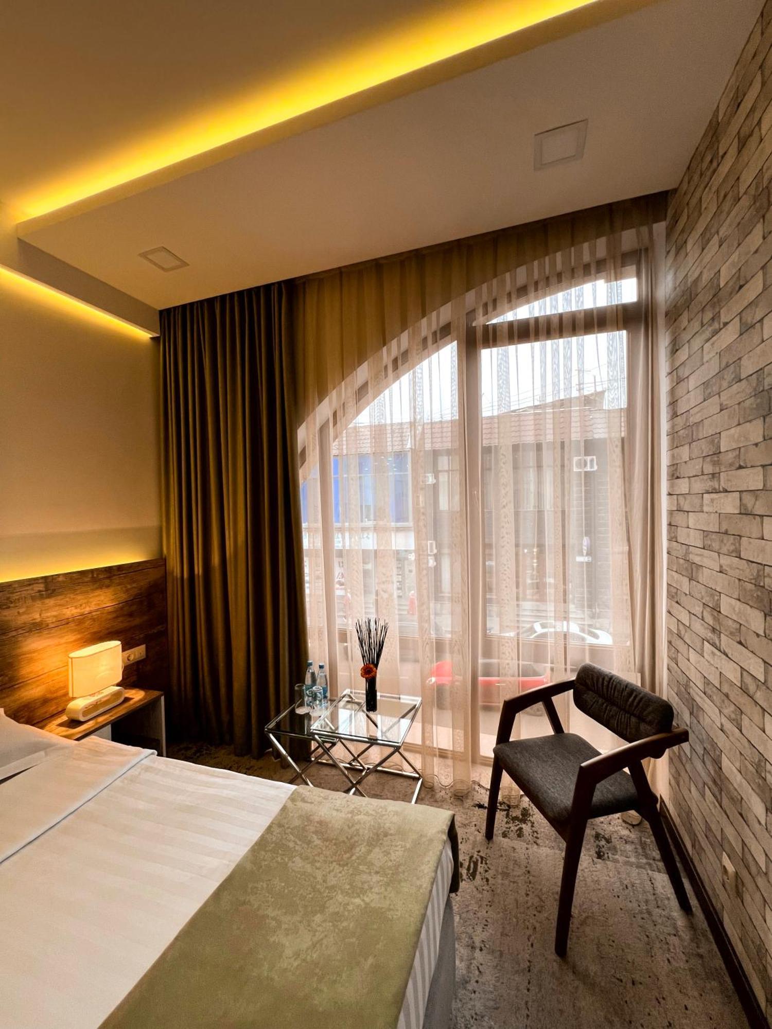 Evn Boutique Hotel Jerevan Exteriör bild